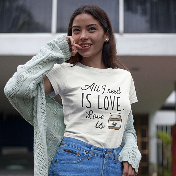 Mockup de mannequins portant les vêtements de la marque INSHINYTEE